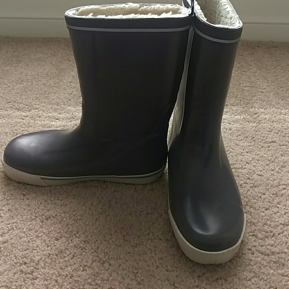 Rain boots
