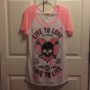 Cute quarter length top from buckle