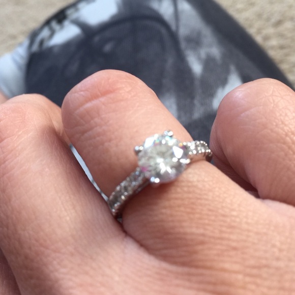 NWOT costume diamond ring.