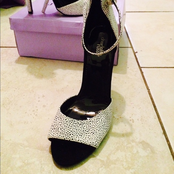 Heels - Picture 2 of 2