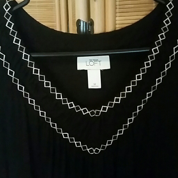 Blouse - Picture 2 of 3