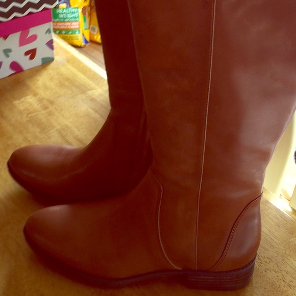 Whiskey color wide calf, athletic boot