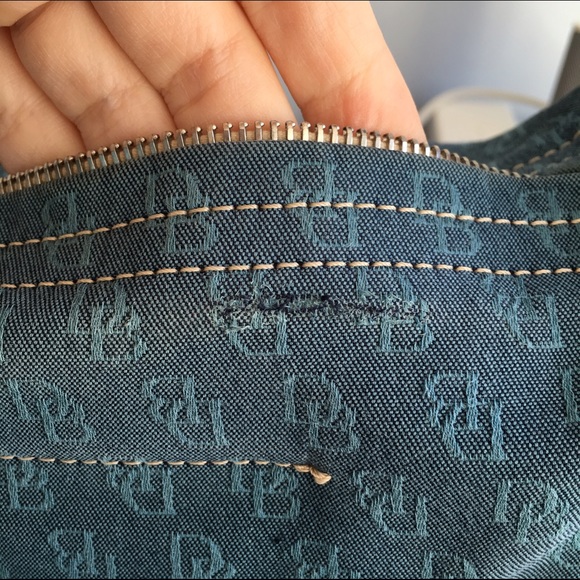 Stunning Blue Dooney & Bourke Shoulder Bag - Picture 2 of 4