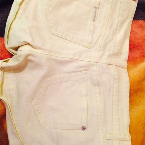 Shorts - Picture 2 of 3