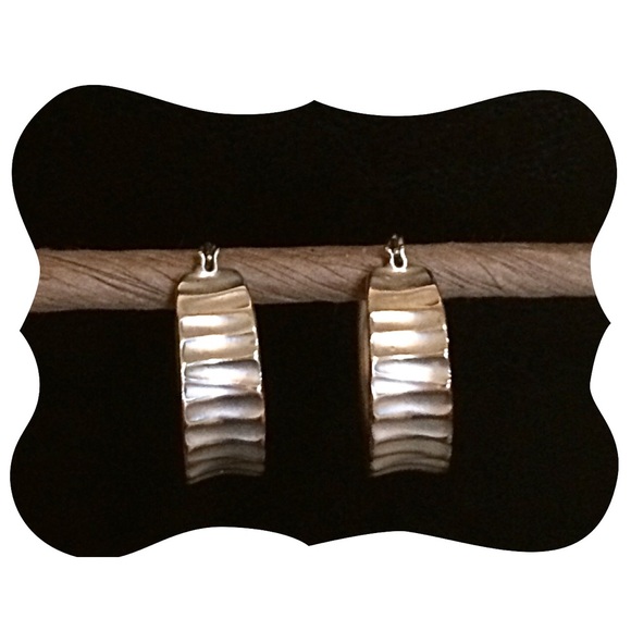 Classic silver-toned hoop earrings - Picture 1 of 4