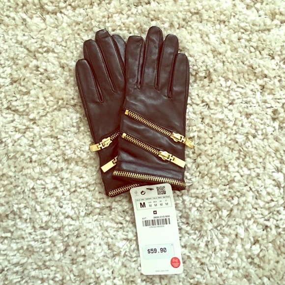 Black gloves