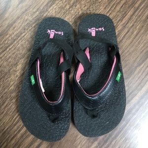 Sanuk flip flops toddler 8-9