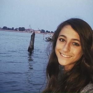 Meet your Posher, Katelyn