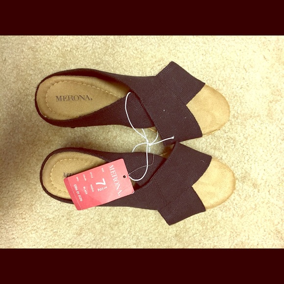 NWT Merona black wedges