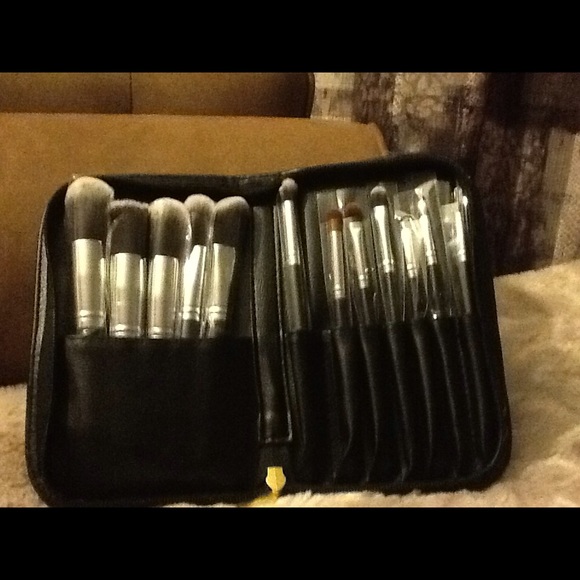 Premium Kabuki Makeup Brush(12 PCS) Leather Case