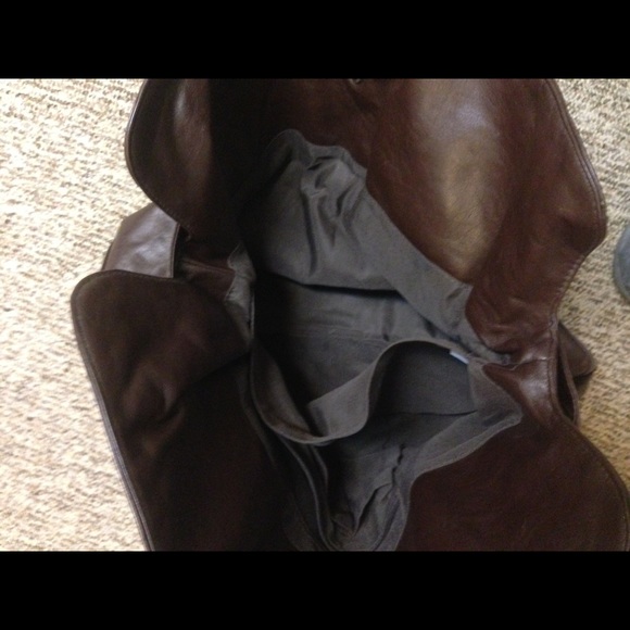 Big Brown Vinyl Shoulder Bag ! Very pretty - Picture 4 of 4