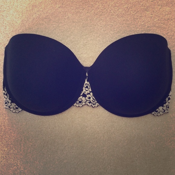 Beautiful black and cream lace bra SZ34 DD