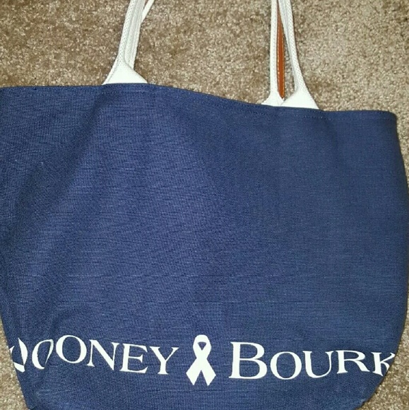 Dooney & Bourke Tote