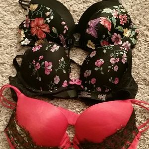 Lot of Victoria's Secret bras.
