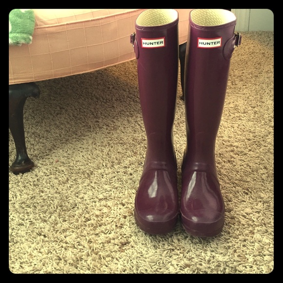 Size 6 purple hunter boots!