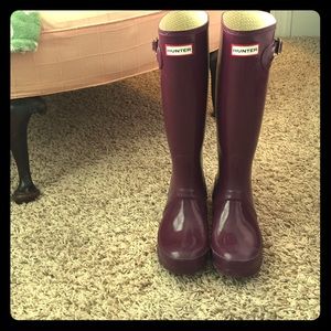 Size 6 purple hunter boots!