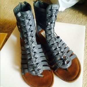 Steve Madden sandal size5B Brand New