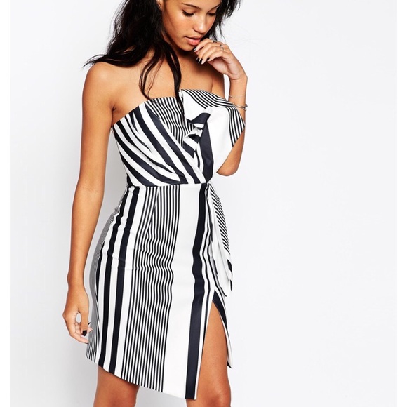 Dresses & Skirts - Gorgeous bow bandeau stripe dress with split