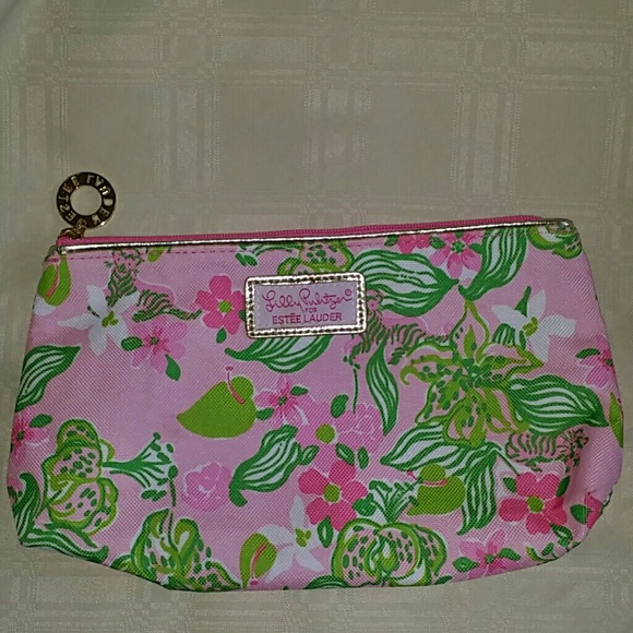 Lilly Pulitzer Handbags - Lilley Pulitzer makeup bag