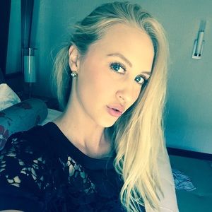 Meet your Posher, Alexandria