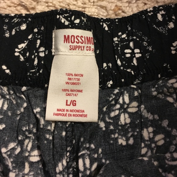 Shorts - Picture 2 of 4