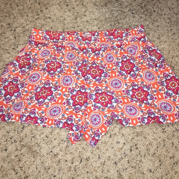 Print shorts with pockets