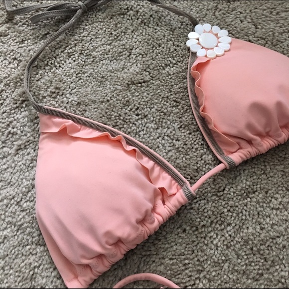 Victoria's Secret Peach Shell Ruffle Bikini Top - Picture 2 of 6