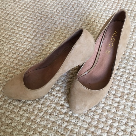 Nude suede heel Aldo