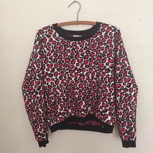 Adorable pink leopard crewneck!