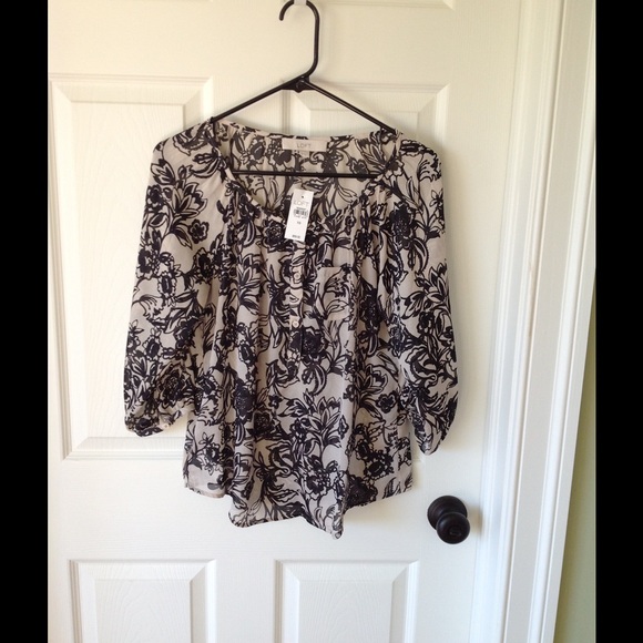LOFT Tops - NWT Loft blouse