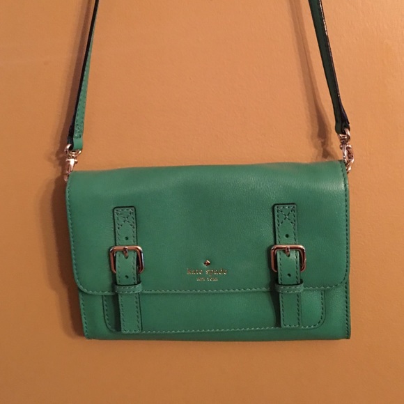 Beautiful Kelly green cross body Kate Spade purse