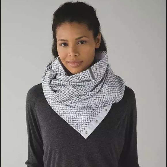 Lululuemon cotton vinyasa scarf