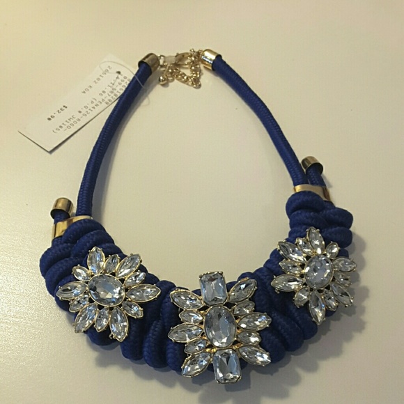 ⚡FLASH SALE ⚡Rhinestone statement necklace - Picture 2 of 2