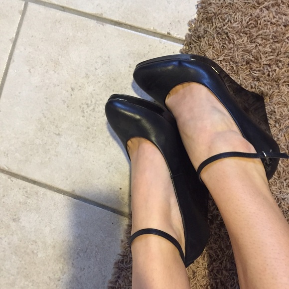 Guess black wedges with ankle strap
