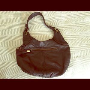 Lovely leather Gap purse with outside tassel pull