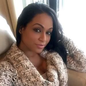 Meet your Posher, Aisha