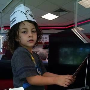 Meet your Posher, Edward