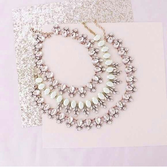 Jewelry | Ivory Crystal leaves necklace - Picture 3 of 3