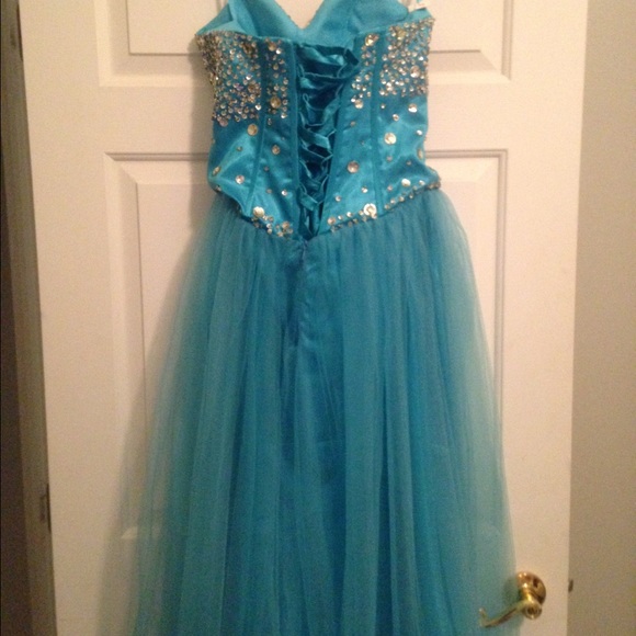 Long Formal Prom/Homecoming/Pageant Dress - Picture 3 of 4