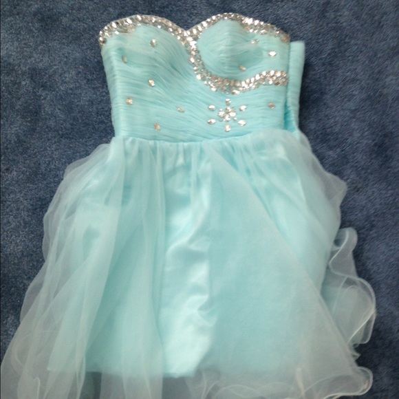 Formal/Homecoming Dress - Picture 1 of 3