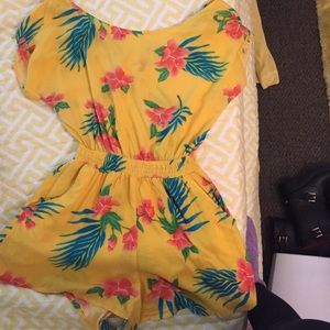 h81 tropical ROMPER w/ pockets & back out 🌴🌺🌸