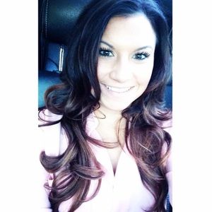 Meet your Posher, Alicia