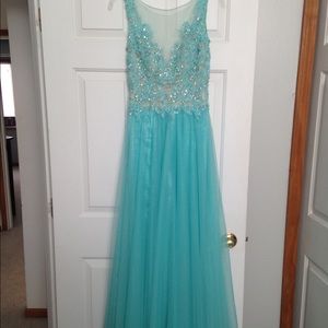 NWT Prom/Formal/Homecoming Camille La Vide Dress