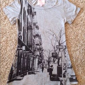 Romeo and Juliet Couture zipper back Tee