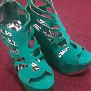 Wedges teal color