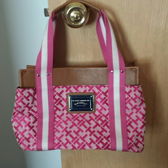 Tommy Hilfiger pink purse