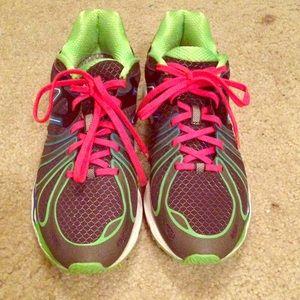 New balance running shoes