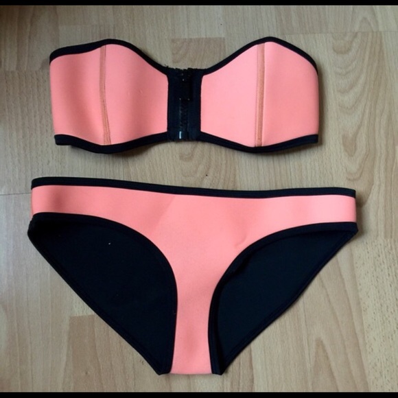 AUTHENTIC Super cute Triangl Swimsuit!