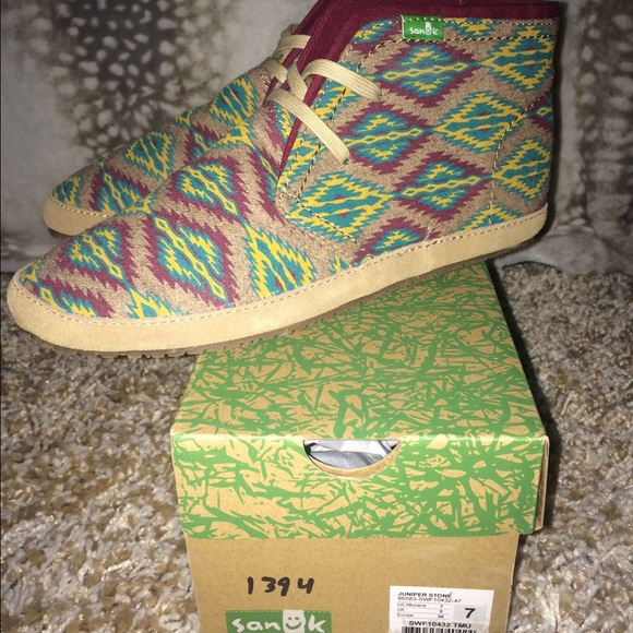 Sanuk Womens Juniper Stone shoes. Brand new in box