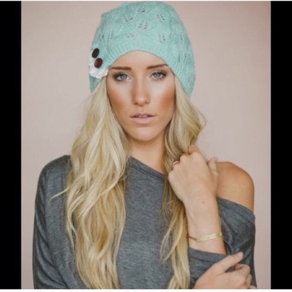Mint and lace beanie - Picture 2 of 2